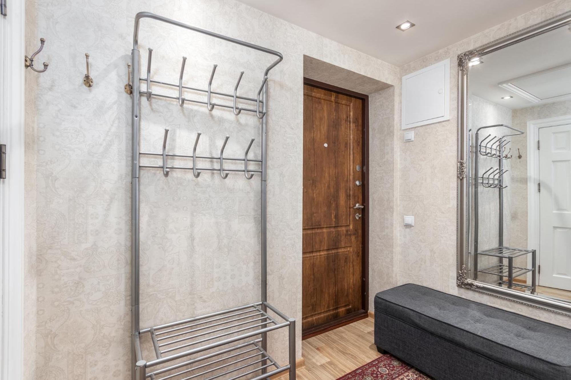 Elegant Apartment In Historical Centre & Free Locked Parking Riga Exterior photo